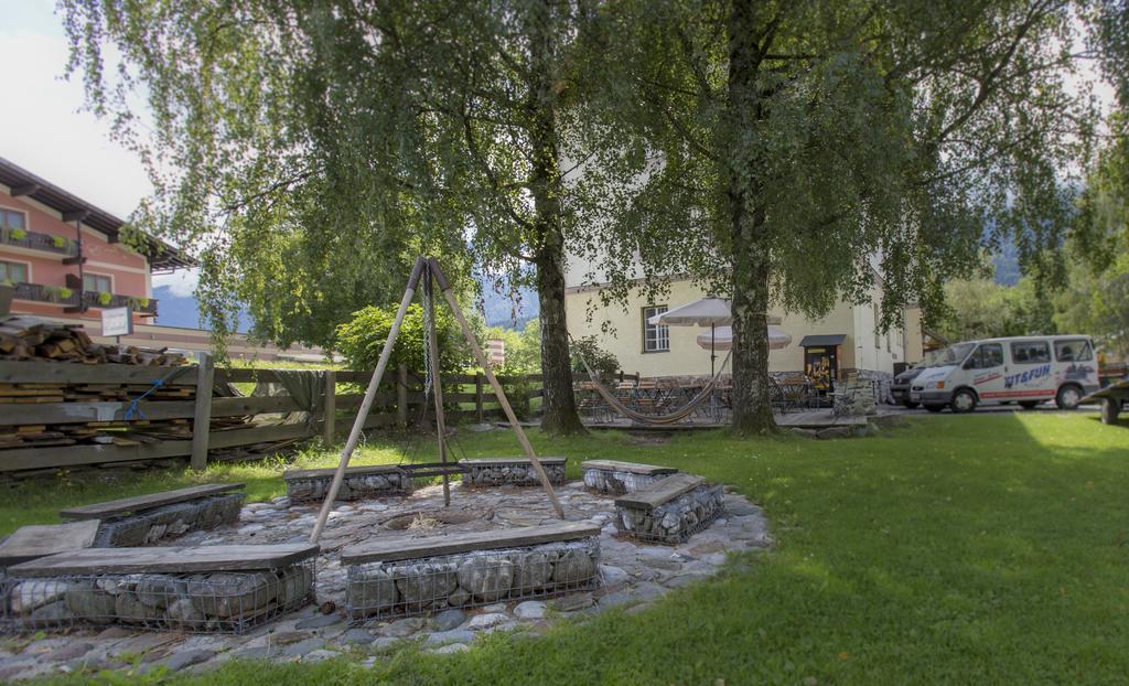 Fit Und Fun Sportherberge Kotschach-Mauthen ภายนอก รูปภาพ
